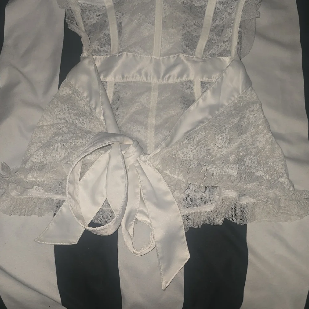 Victoria Secret I DO Elegant White Lace & Rhinestone Trim Bustier (NWOT)(34B) 🤍 - Picture 6 of 8